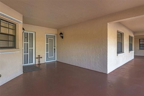 Condo in Punta Gorda, Florida, 2 bedrooms  № 1911542 - photo 28