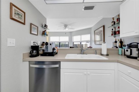 Condo in Punta Gorda, Florida, 2 bedrooms  № 1911542 - photo 10