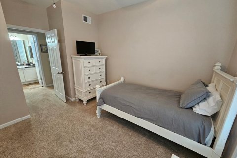 Condo in Bradenton, Florida, 2 bedrooms  № 1846492 - photo 17