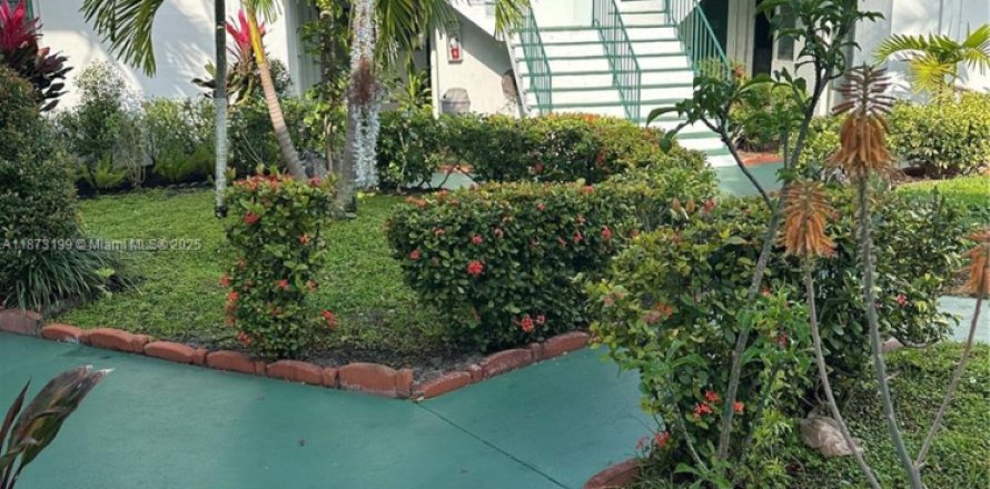 Condo in Miami, Florida, 1 bedroom № 2035769