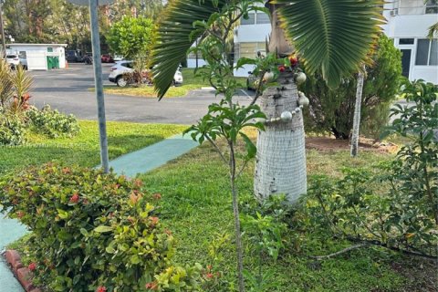 Condo in Miami, Florida, 1 bedroom № 2035769 - photo 2