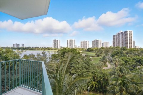 Condominio en alquiler en Aventura, Florida, 3 dormitorios, 156.82 m2 № 1948137 - foto 1