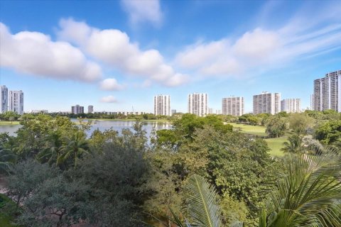 Condominio en alquiler en Aventura, Florida, 3 dormitorios, 156.82 m2 № 1948137 - foto 4