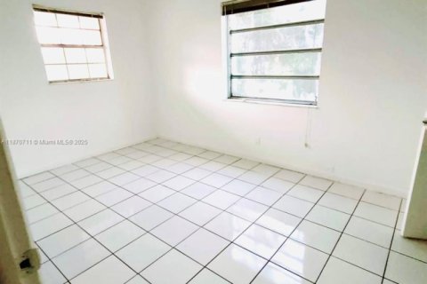 Снять в аренду квартиру в Форт-Лодердейл, Флорида 1 спальня, 65.03м2, № 2006392 - фото 2