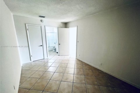 Снять в аренду квартиру в Форт-Лодердейл, Флорида 1 спальня, 65.03м2, № 2006392 - фото 6