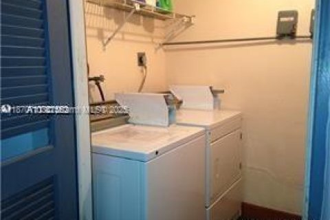 Снять в аренду квартиру в Форт-Лодердейл, Флорида 1 спальня, 65.03м2, № 2006392 - фото 8