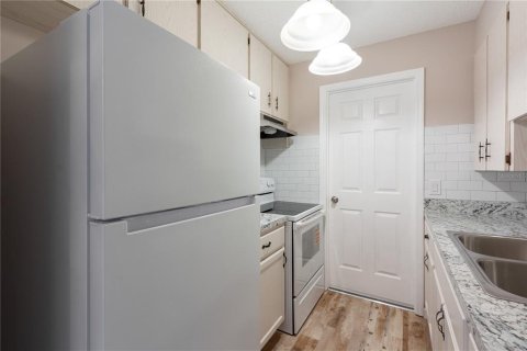 Casa en alquiler en New Port Richey, Florida, 2 dormitorios, 74.41 m2 № 1906499 - foto 5