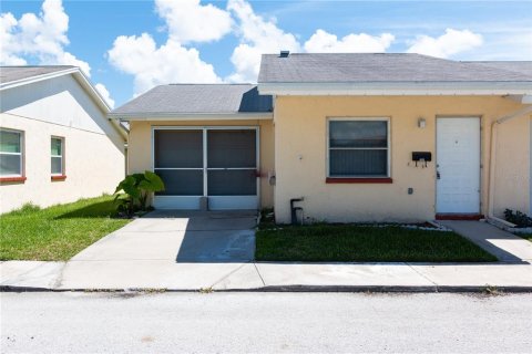 Casa en alquiler en New Port Richey, Florida, 2 dormitorios, 74.41 m2 № 1906499 - foto 1