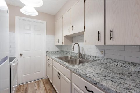 Casa en alquiler en New Port Richey, Florida, 2 dormitorios, 74.41 m2 № 1906499 - foto 4