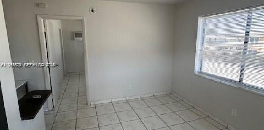 Appartement à Hialeah, Floride 1 chambre, 425.59 m2 № 2031608