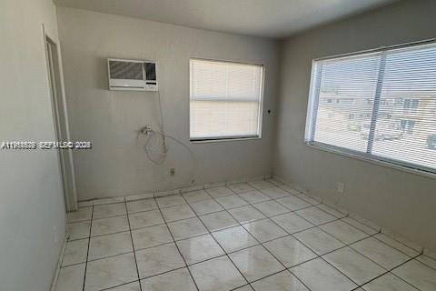 Appartement à louer à Hialeah, Floride: 1 chambre, 425.59 m2 № 2031608 - photo 4