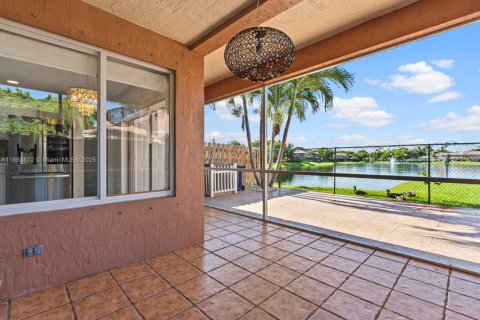 Touwnhouse à vendre à Miami, Floride: 3 chambres, 158.68 m2 № 1889218 - photo 26