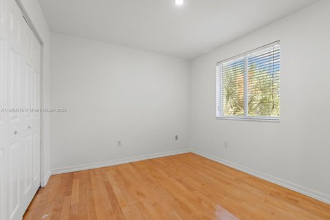 Touwnhouse à vendre à Miami, Floride: 3 chambres, 158.68 m2 № 1889218 - photo 18