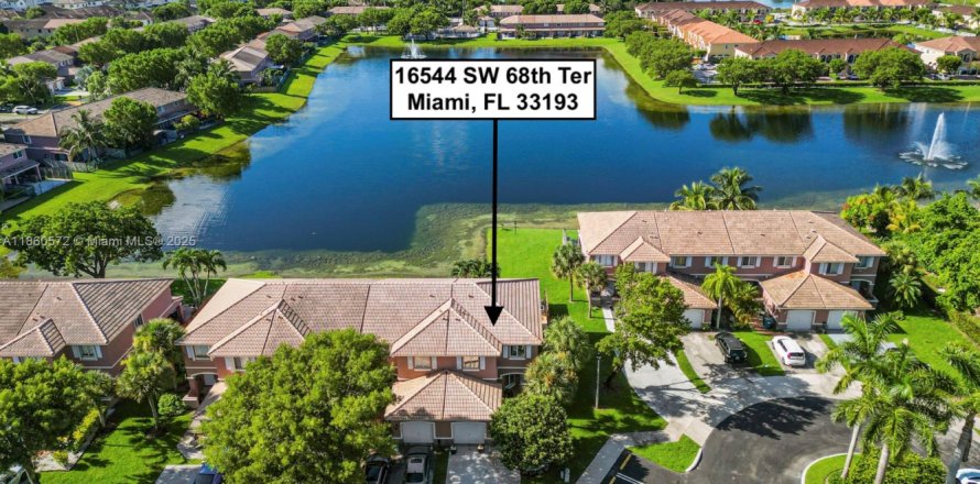 Touwnhouse à Miami, Floride 3 chambres, 158.68 m2 № 1889218