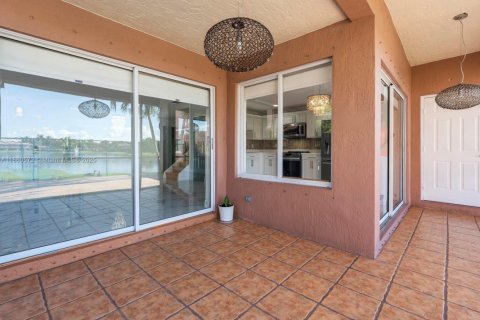 Touwnhouse à vendre à Miami, Floride: 3 chambres, 158.68 m2 № 1889218 - photo 27