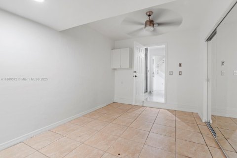 Touwnhouse à vendre à Miami, Floride: 3 chambres, 158.68 m2 № 1889218 - photo 24
