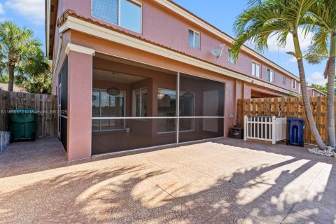 Touwnhouse à vendre à Miami, Floride: 3 chambres, 158.68 m2 № 1889218 - photo 29