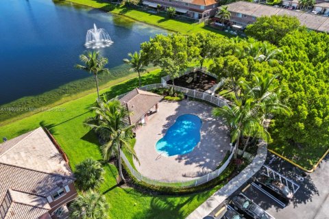 Touwnhouse à vendre à Miami, Floride: 3 chambres, 158.68 m2 № 1889218 - photo 6