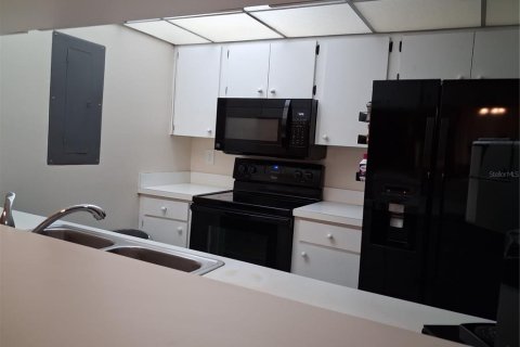 Condo in Haines City, Florida, 2 bedrooms  № 2219694 - photo 2