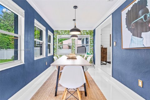 Casa en alquiler en Miami, Florida, 3 dormitorios, 119.57 m2 № 2060053 - foto 10