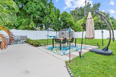 Casa en alquiler en Miami, Florida, 3 dormitorios, 119.57 m2 № 2060053 - foto 30