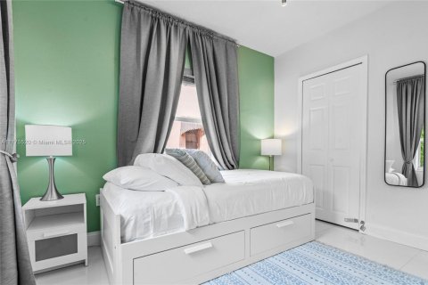 Casa en alquiler en Miami, Florida, 3 dormitorios, 119.57 m2 № 2060053 - foto 22