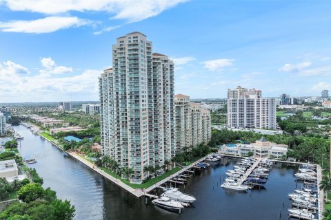 Снять в аренду квартиру в Авентура, Флорида 2 спальни, 130.06м2, № 2041768 - фото 2