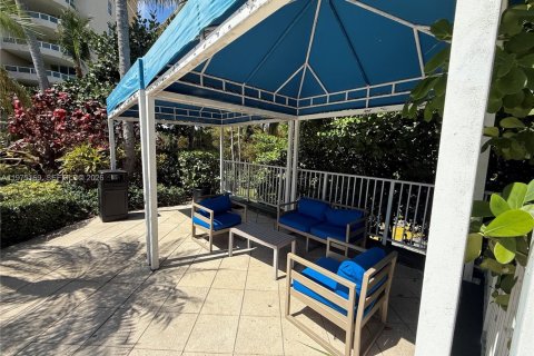 Снять в аренду квартиру в Авентура, Флорида 2 спальни, 130.06м2, № 2041768 - фото 22