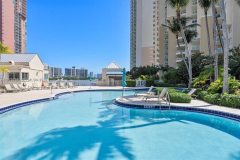 Снять в аренду квартиру в Авентура, Флорида 2 спальни, 130.06м2, № 2041768 - фото 3