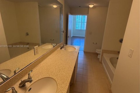 Снять в аренду квартиру в Авентура, Флорида 2 спальни, 130.06м2, № 2041768 - фото 15