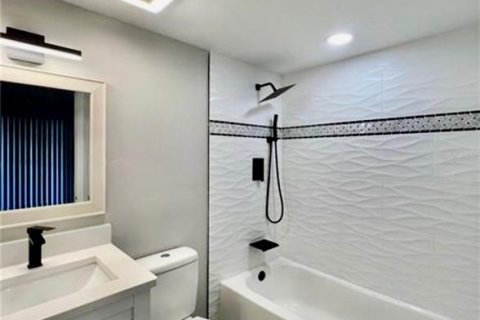 Condo in Tampa, Florida, 1 bedroom  № 2093035 - photo 5