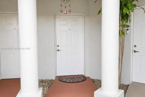 Touwnhouse à Miami, Floride 3 chambres, 120.77 m2 № 2264894