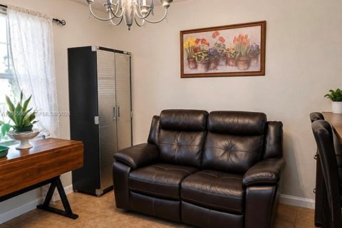 Touwnhouse à vendre à Miami, Floride: 3 chambres, 120.77 m2 № 2264894 - photo 15