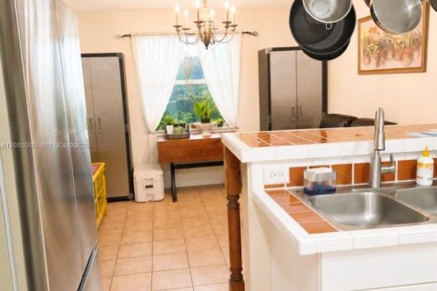Touwnhouse à vendre à Miami, Floride: 3 chambres, 120.77 m2 № 2264894 - photo 13