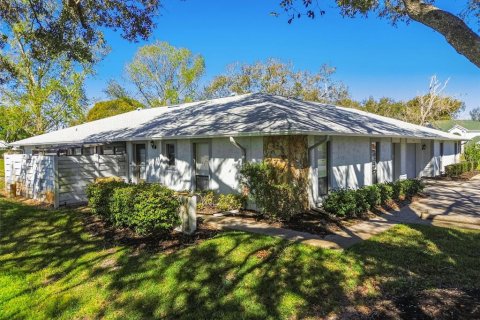 Condo in Land O' Lakes, Florida, 2 bedrooms  № 1791559 - photo 5