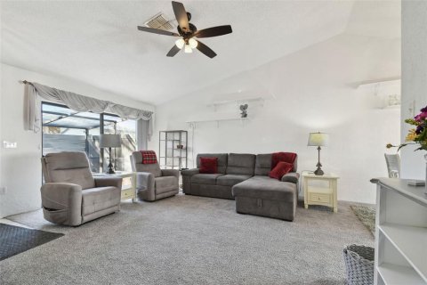 Condo in Land O' Lakes, Florida, 2 bedrooms  № 1791559 - photo 12