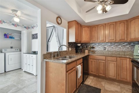 Condo in Land O' Lakes, Florida, 2 bedrooms  № 1791559 - photo 20