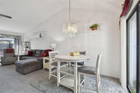 Condo in Land O' Lakes, Florida, 2 bedrooms  № 1791559 - photo 18