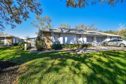 Condo in Land O' Lakes, Florida, 2 bedrooms  № 1791559 - photo 6