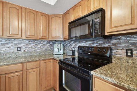 Condo in Land O' Lakes, Florida, 2 bedrooms  № 1791559 - photo 22