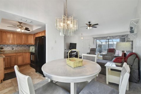 Condo in Land O' Lakes, Florida, 2 bedrooms  № 1791559 - photo 17