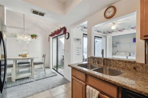 Condo in Land O' Lakes, Florida, 2 bedrooms  № 1791559 - photo 24
