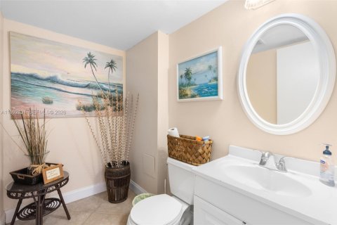 Купить кондоминиум в Помпано-Бич, Флорида 2 спальни, 83.98м2, № 2062423 - фото 25