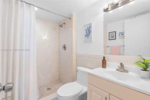 Купить кондоминиум в Помпано-Бич, Флорида 2 спальни, 83.98м2, № 2062423 - фото 18