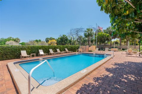 Купить кондоминиум в Помпано-Бич, Флорида 2 спальни, 83.98м2, № 2062423 - фото 21