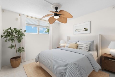 Купить кондоминиум в Помпано-Бич, Флорида 2 спальни, 83.98м2, № 2062423 - фото 12