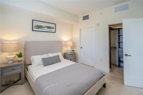 Apartment in Coral Gables, Florida 3 bedrooms, 136.1 sq.m. № 1994452 - photo 17