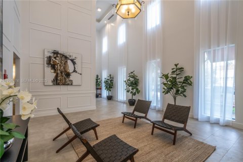 Apartment in Coral Gables, Florida 3 bedrooms, 136.1 sq.m. № 1994452 - photo 2