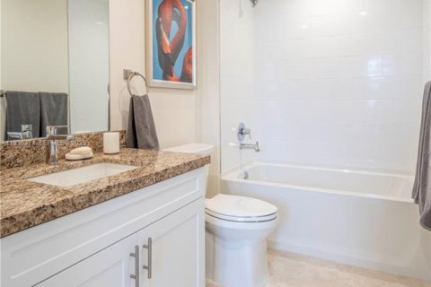 Apartment in Coral Gables, Florida 3 bedrooms, 136.1 sq.m. № 1994452 - photo 27