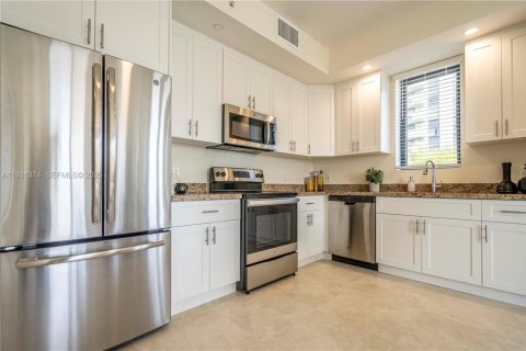 Apartment in Coral Gables, Florida 3 bedrooms, 136.1 sq.m. № 1994452 - photo 10